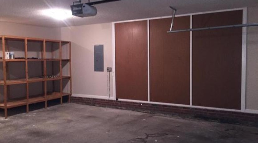 912 Bramblegate garage